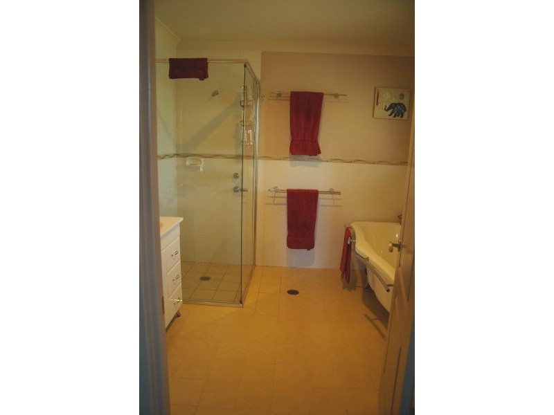 14 Crestview Avenue, Lisarow NSW 2250