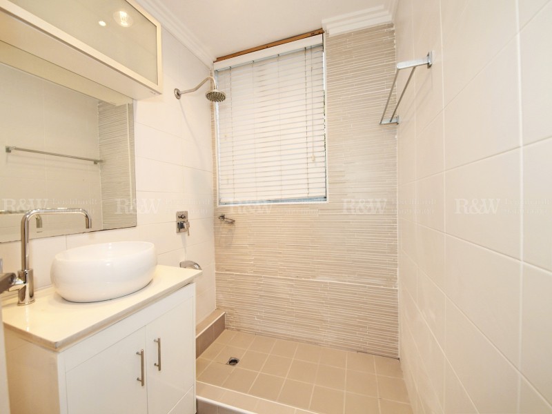 10/307 New Canterbury Road, Lewisham NSW 2049