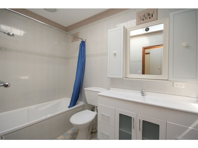140A FLOOD STREET (enter via side lane way), Leichhardt NSW 2040