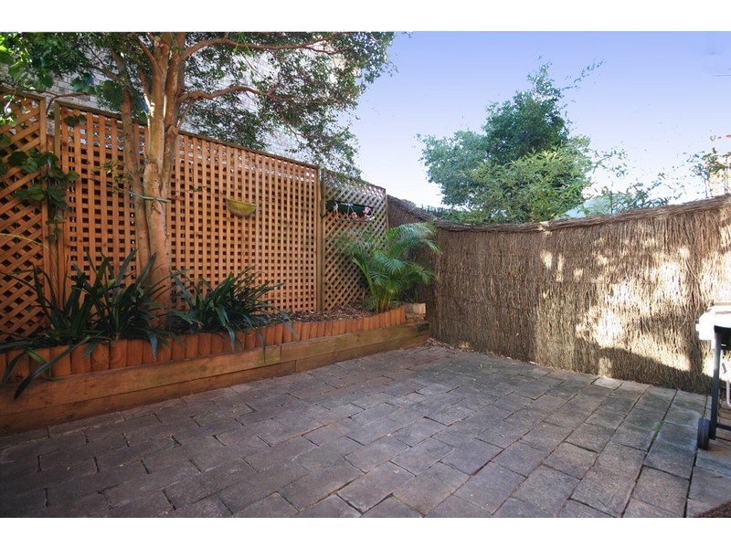 2/61 BURFITT STREET, Leichhardt NSW 2040