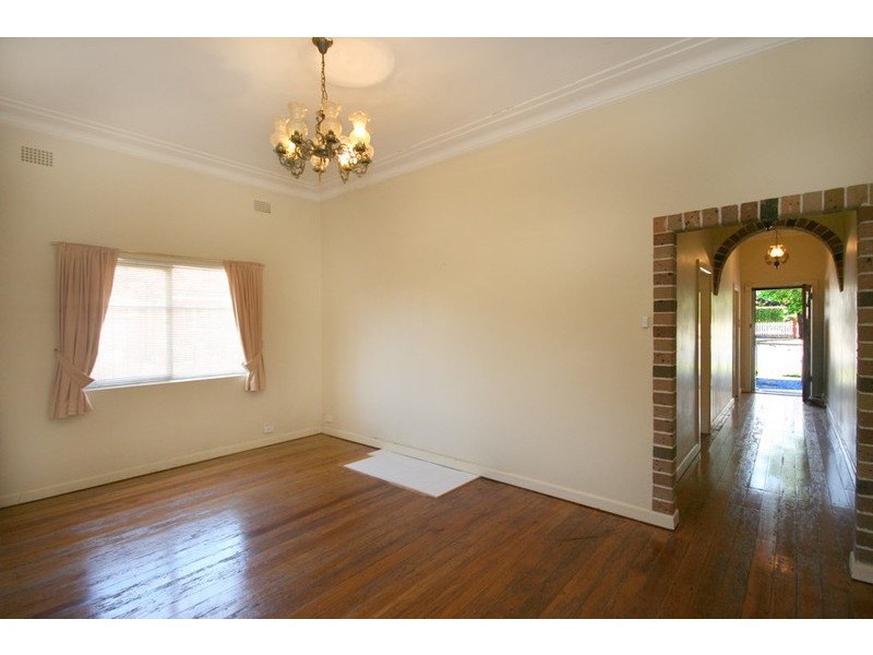 1 RUSSELL STREET, Lilyfield NSW 2040