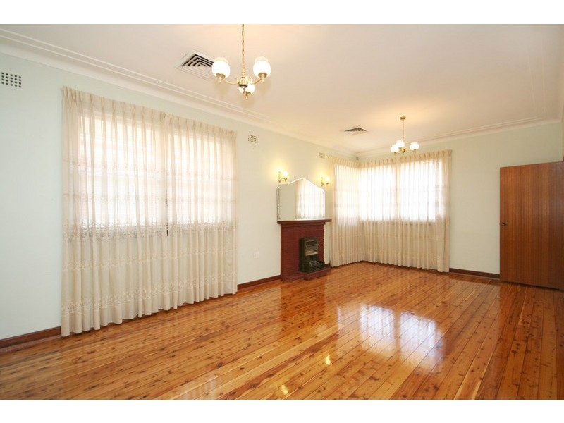 Russell Lea NSW 2046