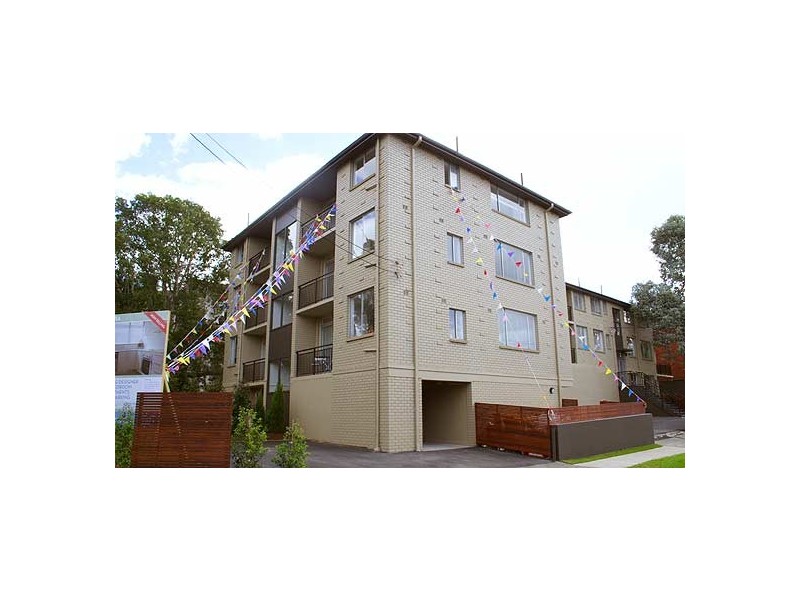 8/18 PITTWATER RD (GLADESVILLE), Ryde NSW 2112