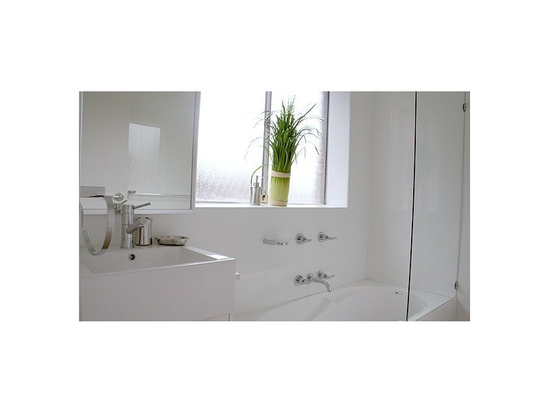 8/18 PITTWATER RD (GLADESVILLE), Ryde NSW 2112