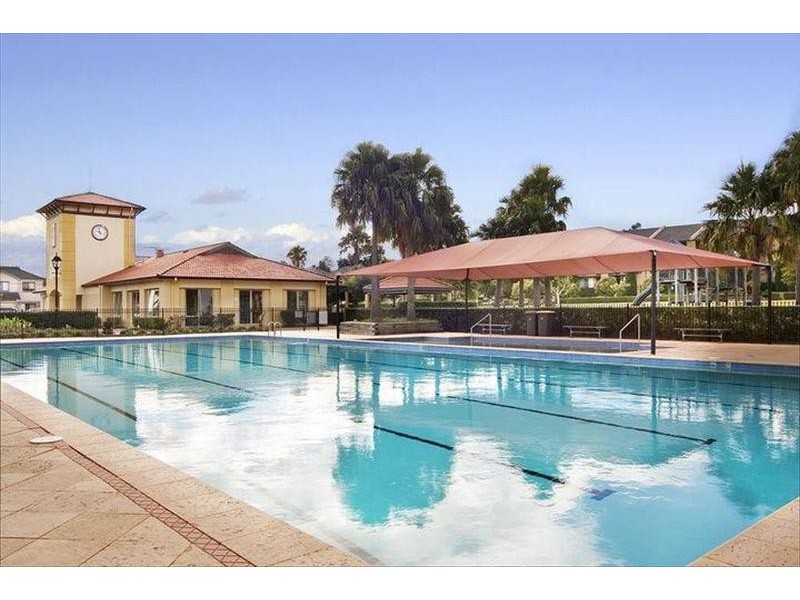 8 WENTWORTH DRIVE, Liberty Grove NSW 2138