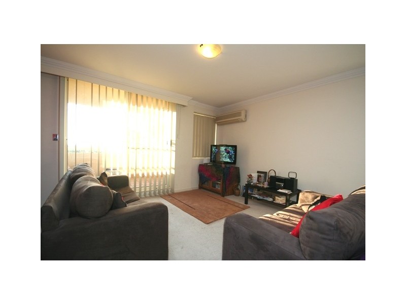 8 WENTWORTH DRIVE, Liberty Grove NSW 2138