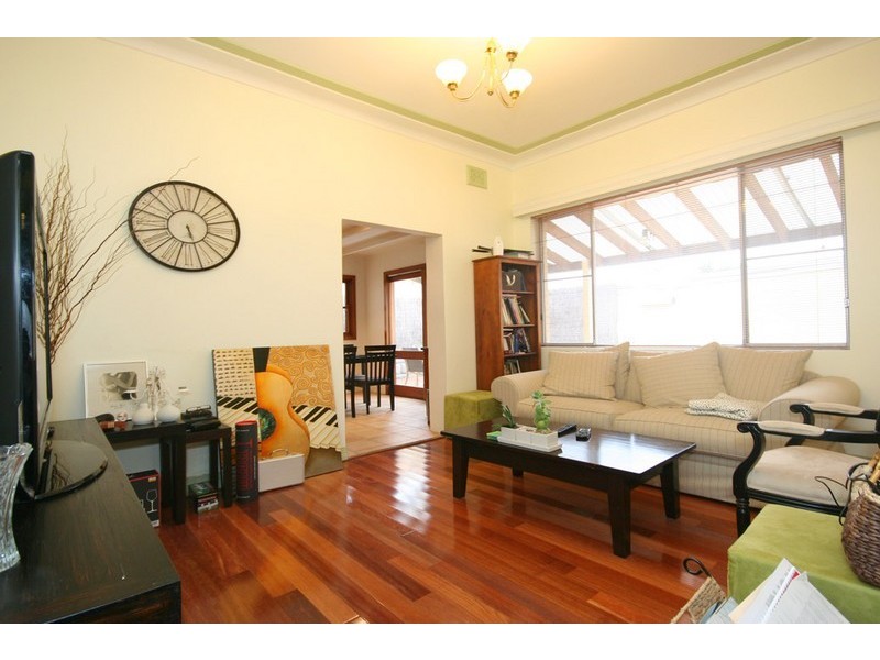8 THORBY AVENUE, Leichhardt NSW 2040