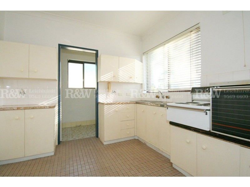 2/18 Myrtle Street, Leichhardt NSW 2040