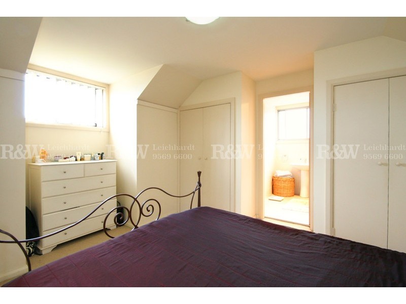 2/143 Hampden Road, Russell Lea NSW 2046