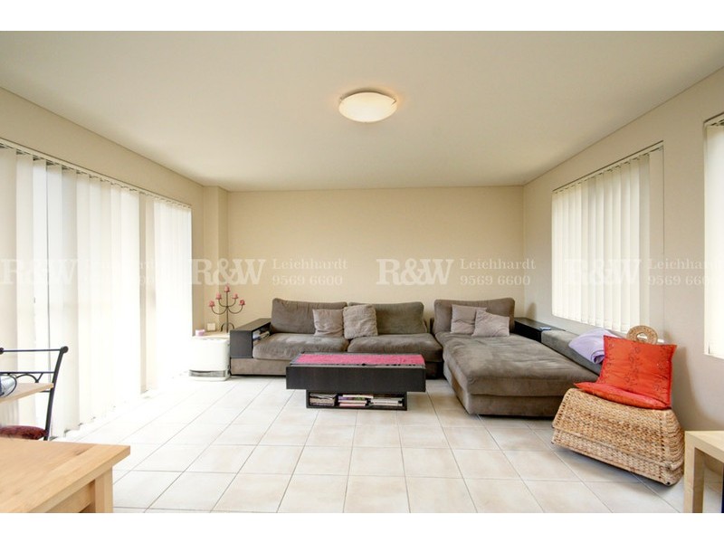 2/143 Hampden Road, Russell Lea NSW 2046