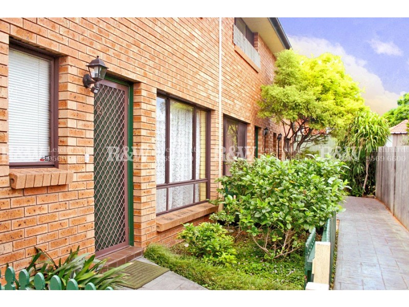 2/61 Burfitt Street, Leichhardt NSW 2040