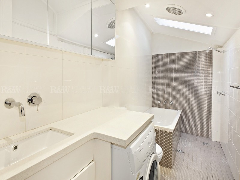 8 Lackey Street, St Peters NSW 2044