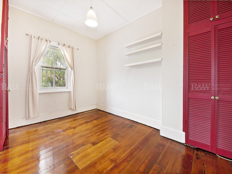 8 Lackey Street, St Peters NSW 2044