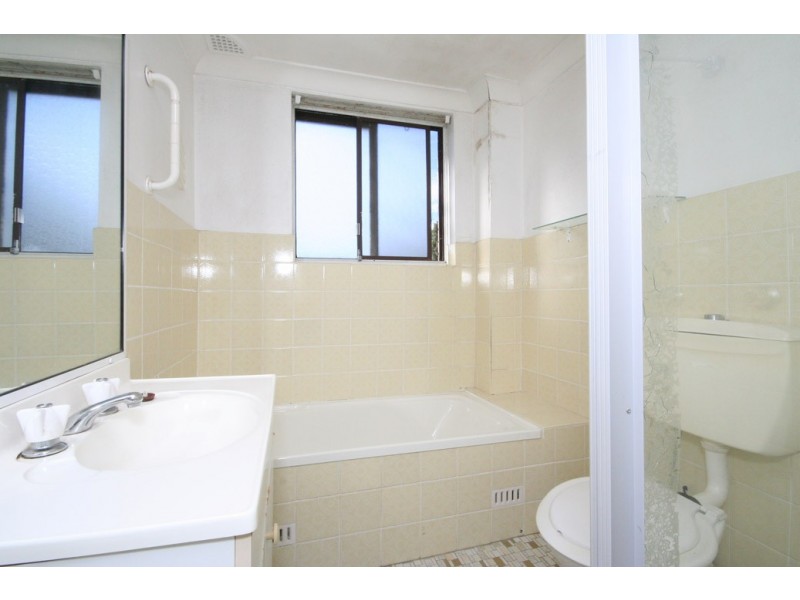 2/18 Myrtle Street, Leichhardt NSW 2040