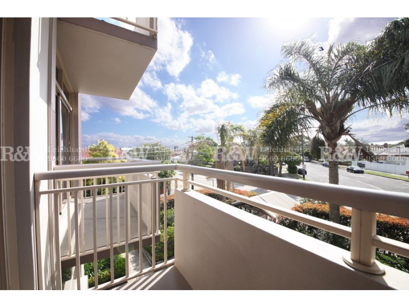 8/275 Lyons Road, Russell Lea NSW 2046