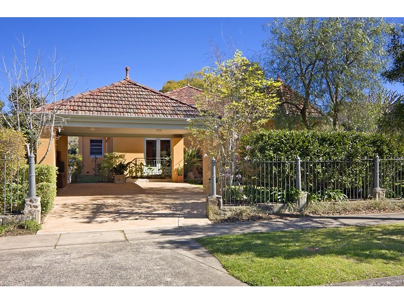 18 Moore Street, Roseville NSW 2069
