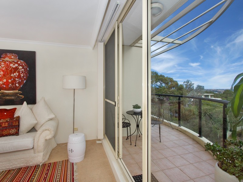 11/49 Lithgow Street, St Leonards NSW 2065