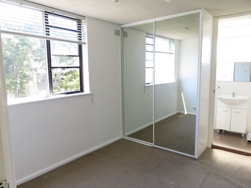 65/21 East Crescent Street, Mcmahons Point NSW 2060