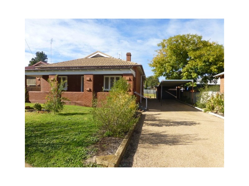 393 Clarinda Street, Parkes NSW 2870