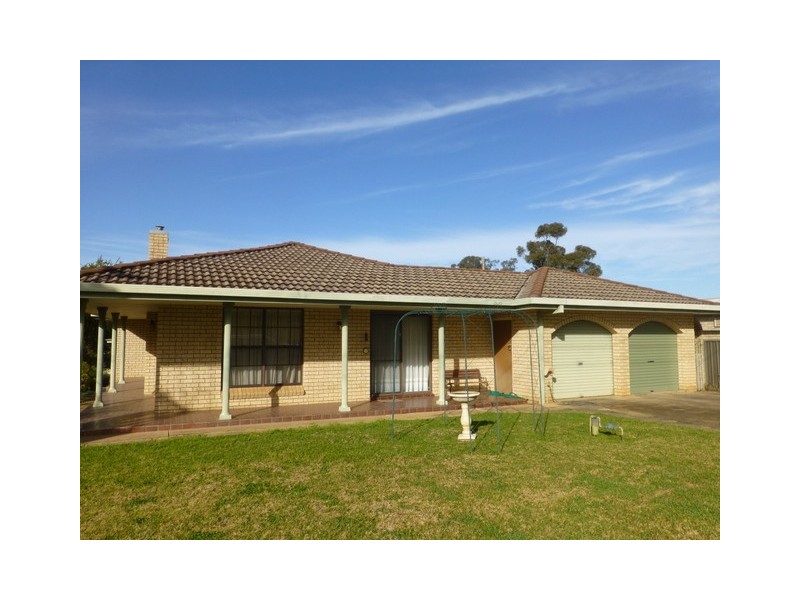 16 Bollinger Street, Parkes NSW 2870