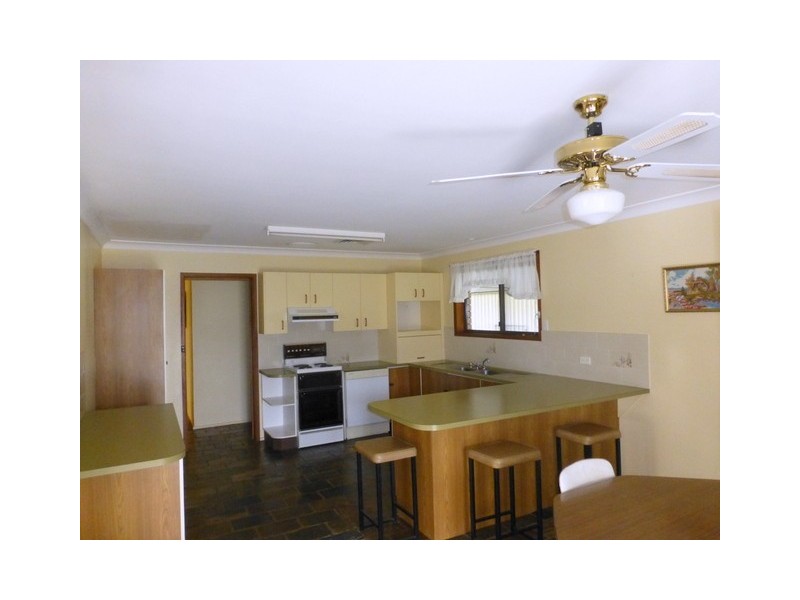 16 Bollinger Street, Parkes NSW 2870