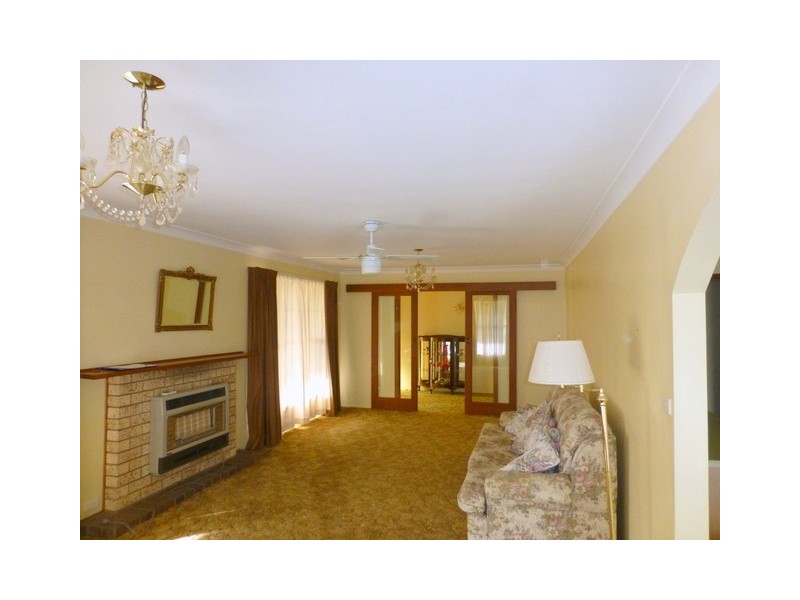 16 Bollinger Street, Parkes NSW 2870