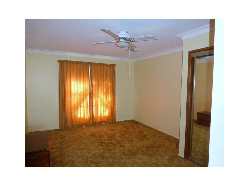 16 Bollinger Street, Parkes NSW 2870