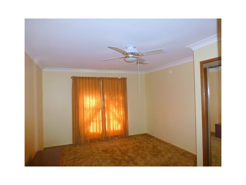 16 Bollinger Street, Parkes NSW 2870