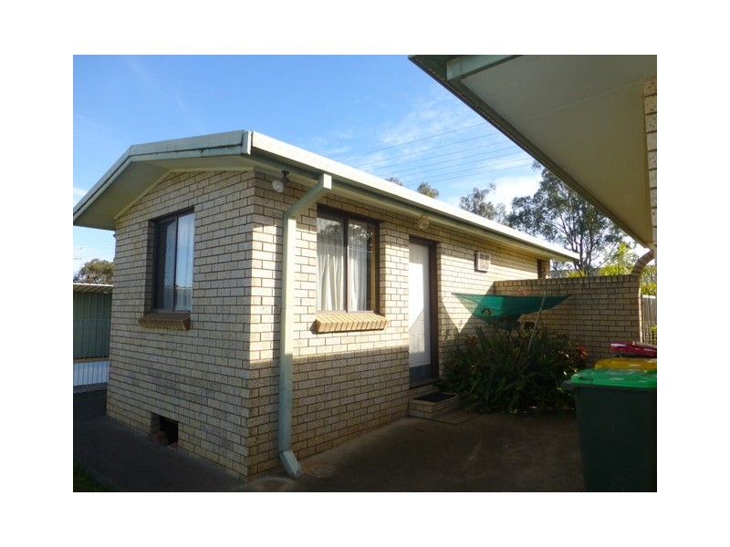 16 Bollinger Street, Parkes NSW 2870