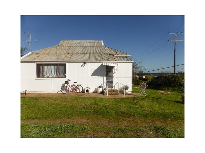 18 Wentworth Street, Parkes NSW 2870