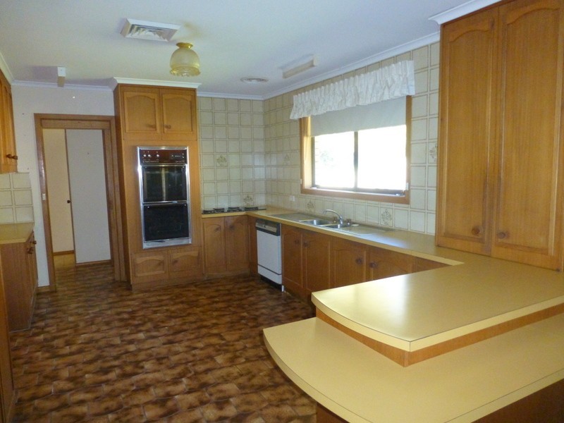 4 Mendos Place, Parkes NSW 2870