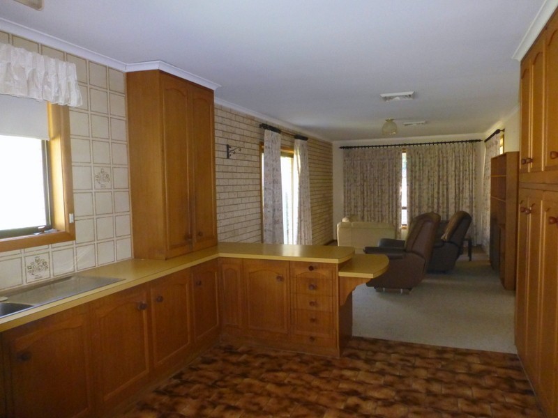 4 Mendos Place, Parkes NSW 2870