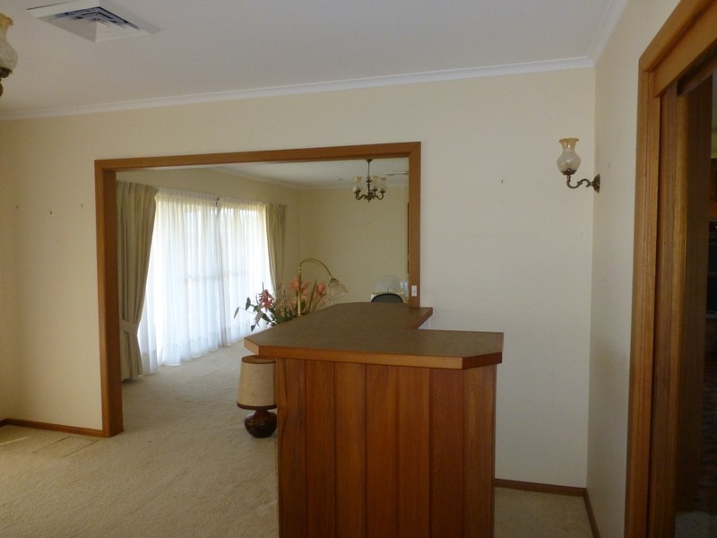 4 Mendos Place, Parkes NSW 2870