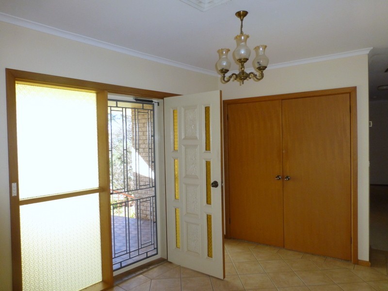 4 Mendos Place, Parkes NSW 2870