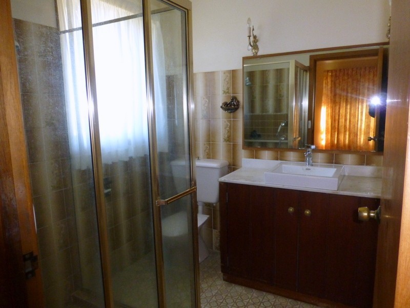 4 Mendos Place, Parkes NSW 2870