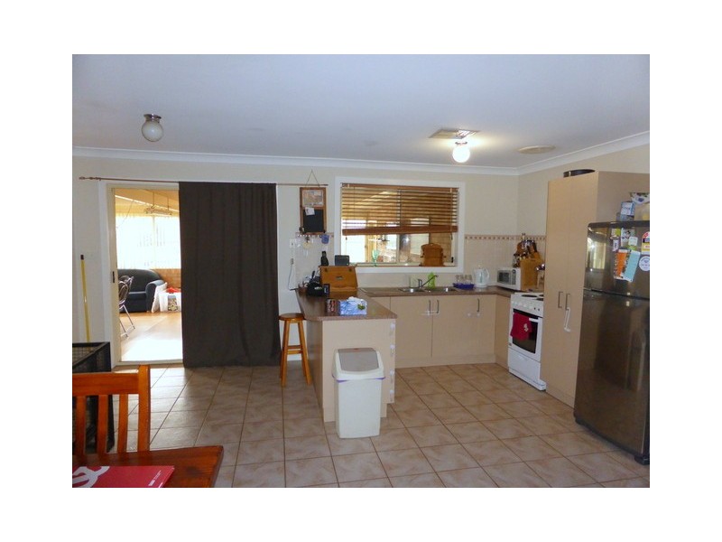 4 Avoca Place, Parkes NSW 2870