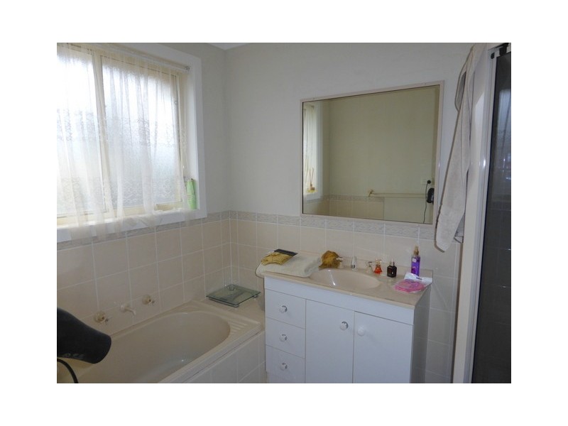 4 Avoca Place, Parkes NSW 2870