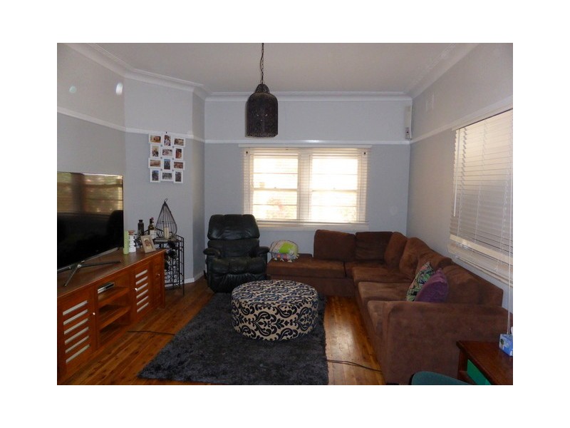 6 Weston Street, Parkes NSW 2870