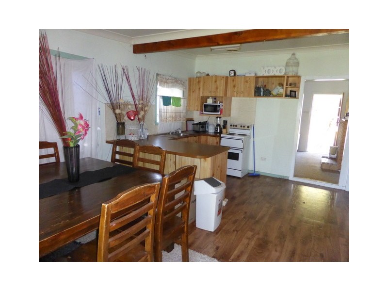 6 Drummond Street, Parkes NSW 2870