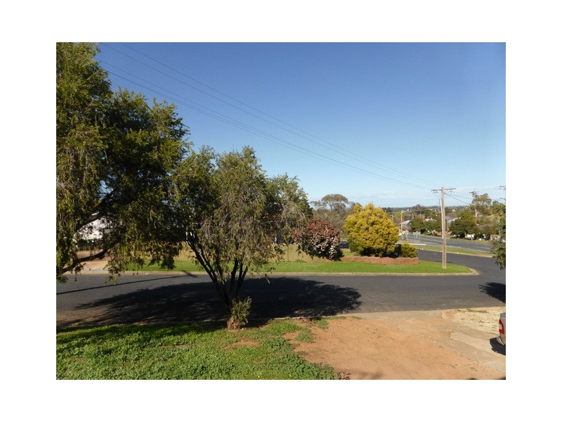 6 Drummond Street, Parkes NSW 2870