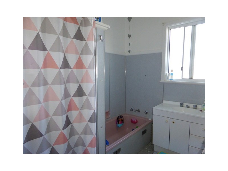 13 Lynch Street, Parkes NSW 2870