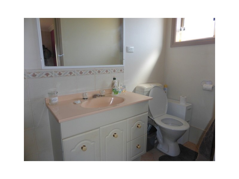 6 Cobden Place, Parkes NSW 2870