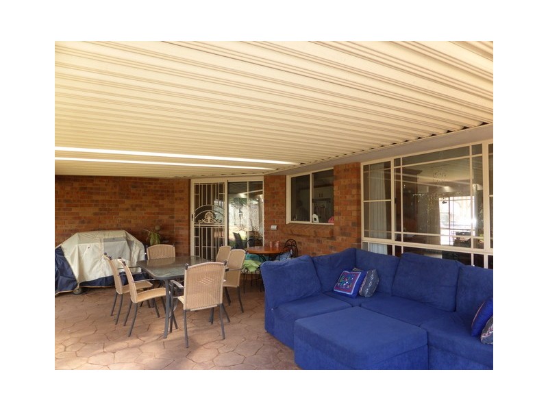 6 Cobden Place, Parkes NSW 2870