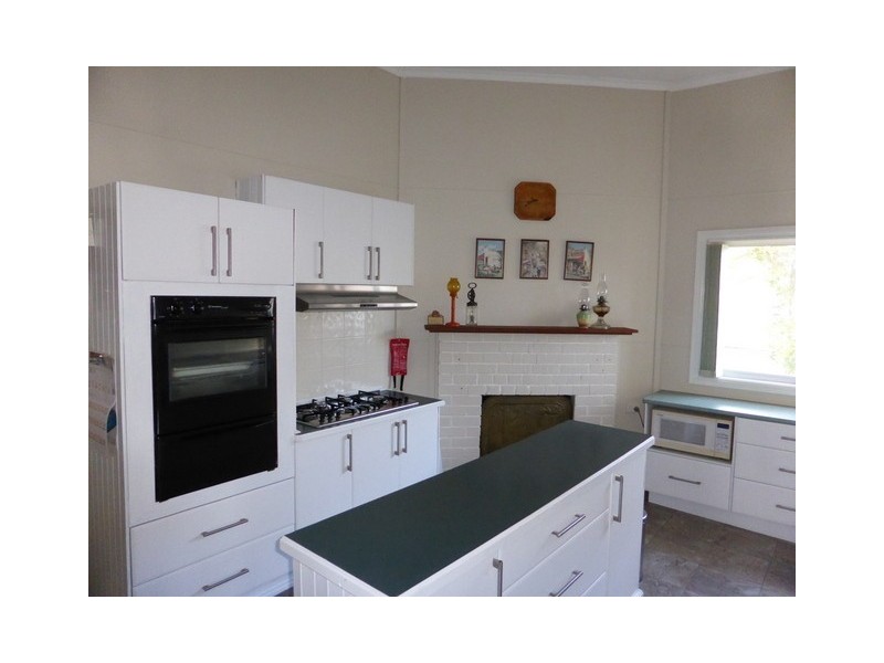 17 Thurlstone Street, Parkes NSW 2870