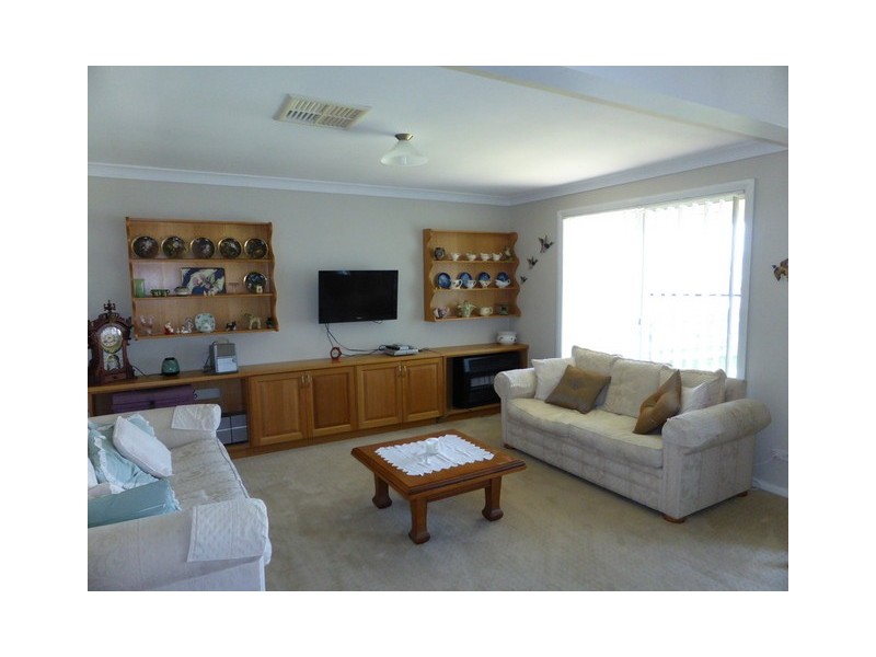 17 Thurlstone Street, Parkes NSW 2870