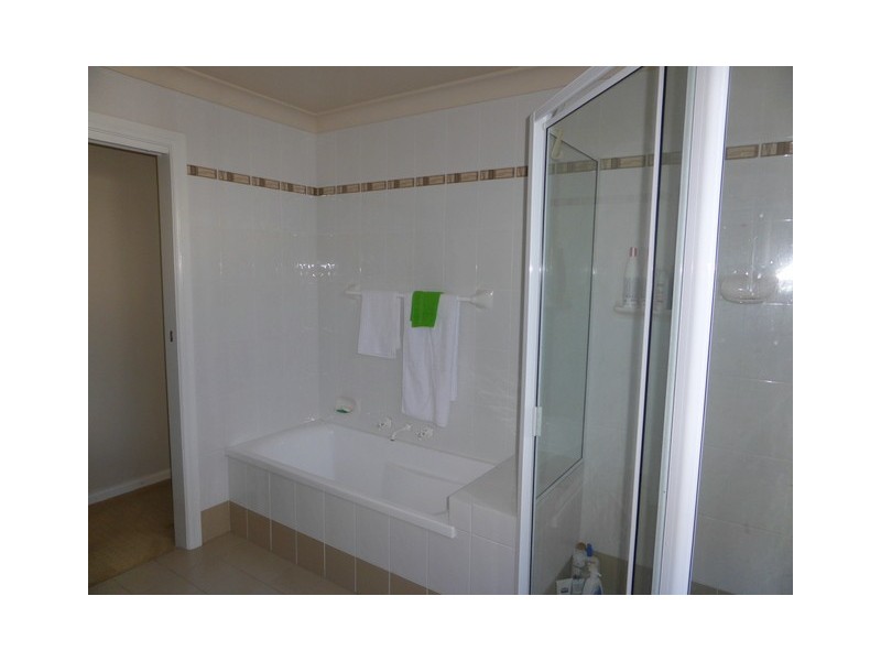 17 Thurlstone Street, Parkes NSW 2870