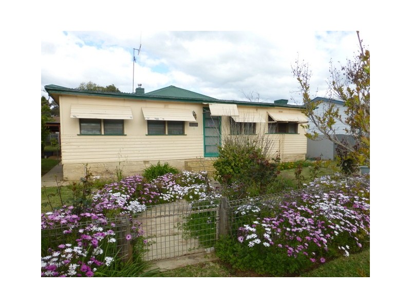 5 Lawson Street, Parkes NSW 2870