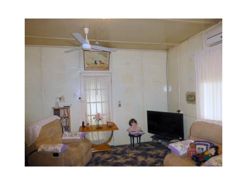 5 Lawson Street, Parkes NSW 2870