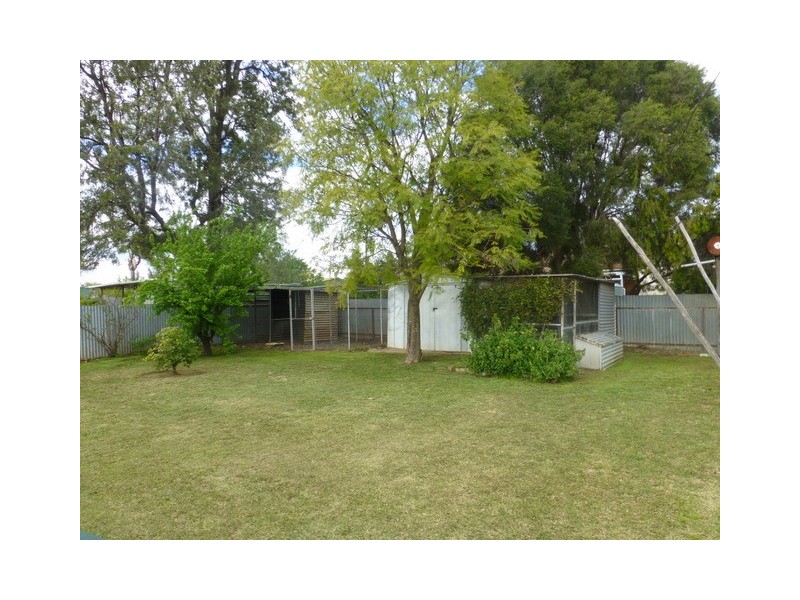 5 Lawson Street, Parkes NSW 2870