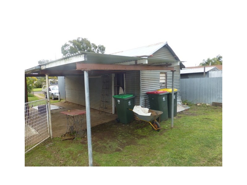 5 Lawson Street, Parkes NSW 2870